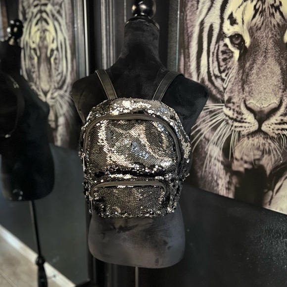 EUC-SUPER CUTE SEQUINS BLINGY BACKPACK - Picture 2 of 11